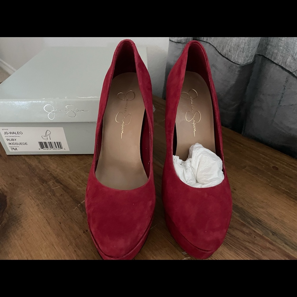 Jessica Simpson red shoes very good condition
